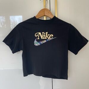 Nike The Nike tee Black Crop top size small